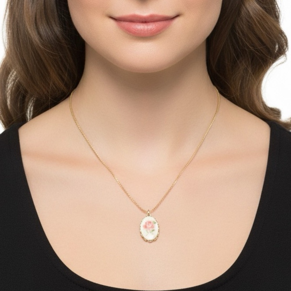 1970’s Sarah Coventry | Elegant Gold Tone Necklace Vintage Rose Pendant 16” - Picture 2 of 6